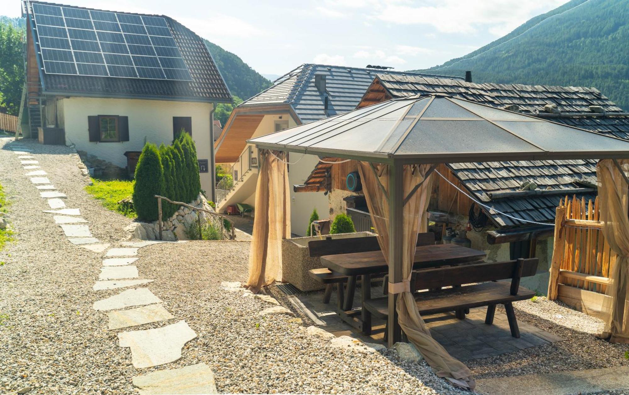 Apartments, Guest House & Historic Chalet Neuhaus San Sigismondo Екстериор снимка