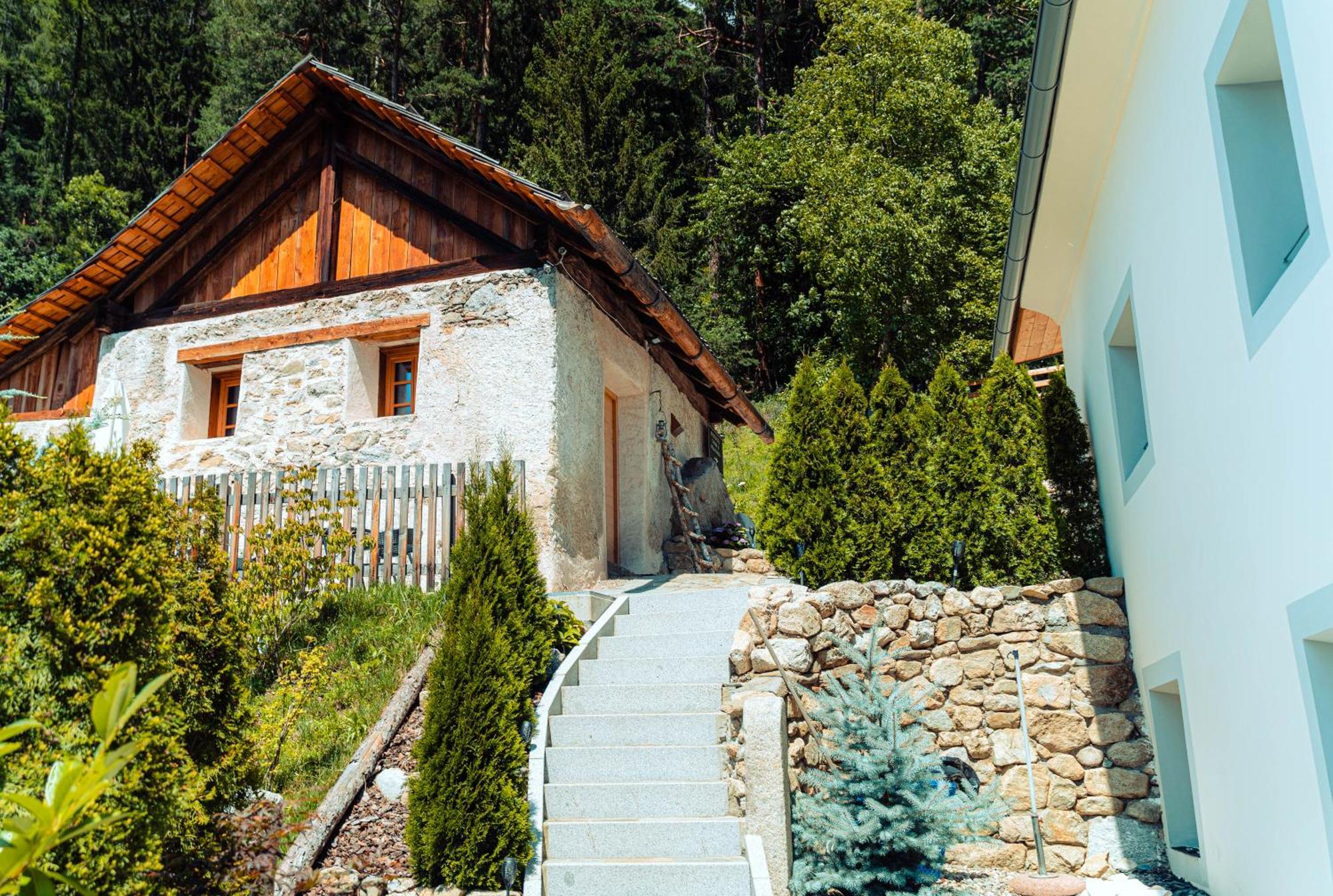 Apartments, Guest House & Historic Chalet Neuhaus San Sigismondo Екстериор снимка