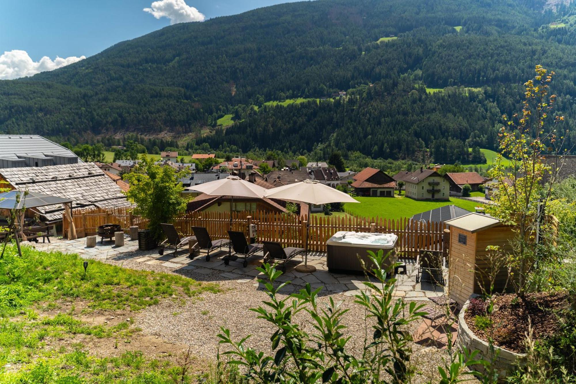 Apartments, Guest House & Historic Chalet Neuhaus San Sigismondo Екстериор снимка