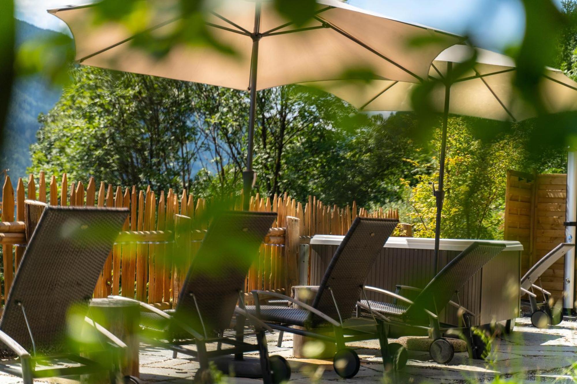Apartments, Guest House & Historic Chalet Neuhaus San Sigismondo Екстериор снимка